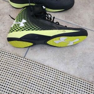 Under Armour Black and Lime Green Cluch
